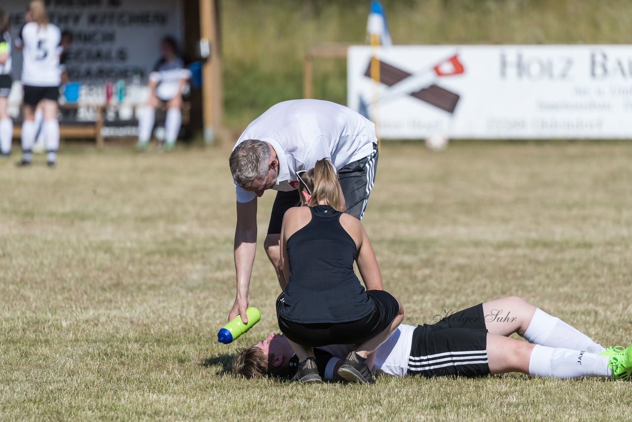 Bild 372 - wBJ TuRa Meldorf/Buesum - JFV Luebeck : Ergebnis: 1:0